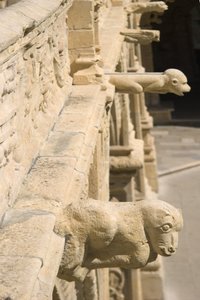 Gargouilles dans le cloître - Portuguese School