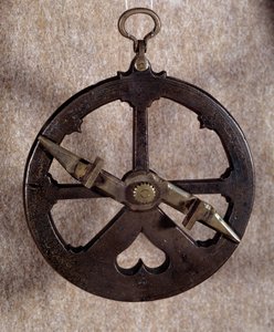 Instrument de mesure : astrolabe nautique portugais du 16ème siècle. Oxford. Université