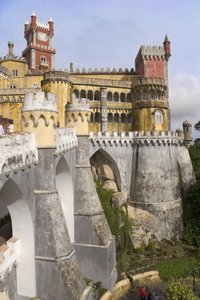 Vue du palais et des murs extérieurs - Portuguese School