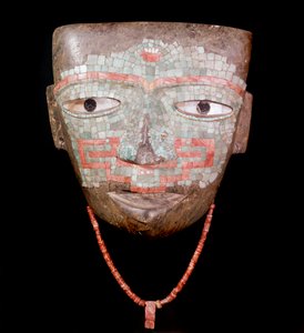 Art précolombien : masque funéraire datant de la civilisation de Teotihuacan III (300-650 ap. J.-C.) Mexique. Mexico, Musée national d