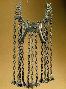 Préhistoire : pendentif en forme d