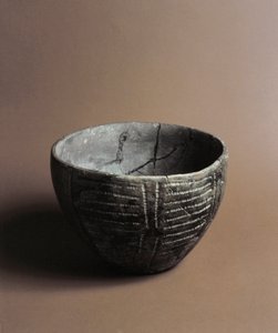 Préhistoire : vase en céramique gravé de décorations néolithiques - Prehistoric Prehistoric