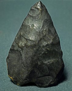 Préhistoire : biface amygdaloïde en silex - Prehistoric Prehistoric