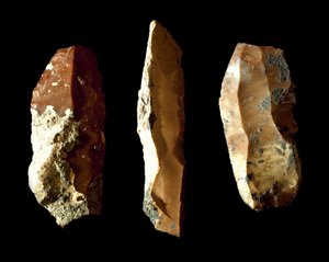 Préhistoire : grattoirs en silex. Époque néolithique. De l