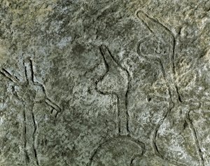 Préhistoire, art rupestre : pétroglyphe (graffiti sur pierre) représentant une scène de chasse. Néolithique, Âge de pierre. (Azerbaïdjan) Âge du bronze. Bakou, Musée national d