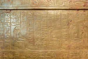 Le sanctuaire doré extérieur de la chambre funéraire de Toutankhamon, Musée égyptien, Le Caire, Égypte - Prehistoric Prehistoric