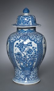 Vase avec couvercle