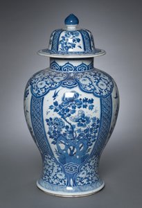 Vase avec couvercle, 1662-1722
