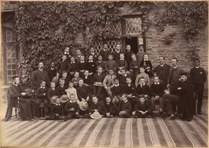 Classe primaire, Bishop Cotton School, Shimla (recto) - Raja Deen Dayal