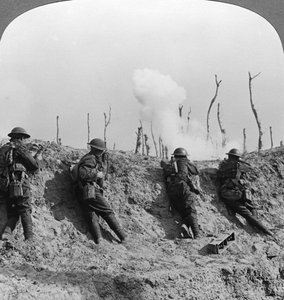 Scène de champ de bataille, Passchendaele, Belgique, Première Guerre mondiale - Realistic Travels Publishers