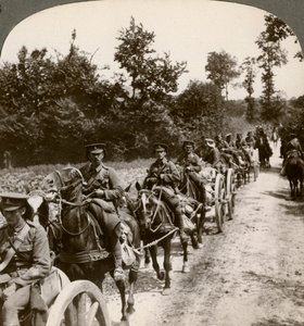 Apport de munitions de réserve, Première Guerre mondiale, 1914-1918 - Realistic Travels Publishers