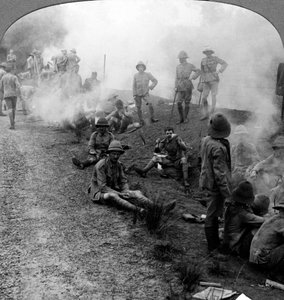 Feux de camp matinaux et petit-déjeuner, Golfe Persique, Première Guerre mondiale - Realistic Travels Publishers