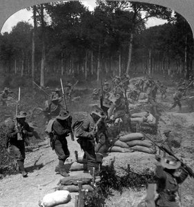Scène de champ de bataille de la Première Guerre mondiale, 1914-1918 - Realistic Travels Publishers