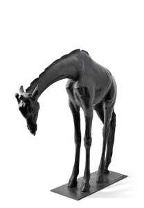 Grande girafe avec tête baissée, modelée 1909-10, coulée avant 1913