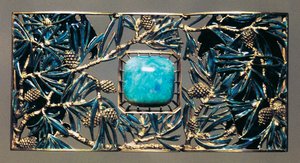 Aigle parmi les pins, pendentif de collier en or, opale et émail - Rene Jules Lalique