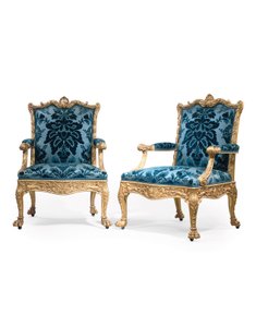 Une paire de fauteuils en bois doré George III