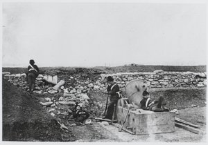 Une journée tranquille dans la batterie de mortiers, Crimée - Roger Fenton
