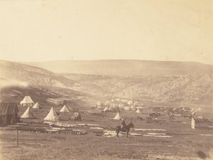 Camp de cavalerie, Balaklava, vue sur le plateau de Sébastopol. - Roger Fenton