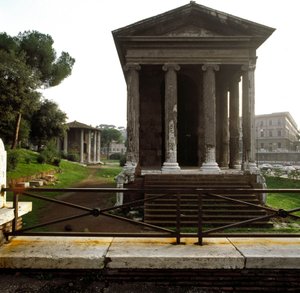 Rome antique : vue du Temple de Portunus près de la place de la Bouche de la Vérité - Roman