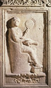 Relief représentant une dame romaine avec un miroir - Roman