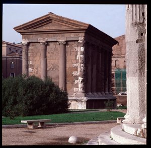 Art romain : vue des ruines du Temple de Portunus (temple de la fortune virile), site archéologique du Forum Boarium, 70-80 après J.-C., Rome, Italie - Roman