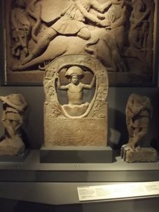La naissance de Mithra du Mithraeum à Housesteads, 3ème siècle après J.-C.