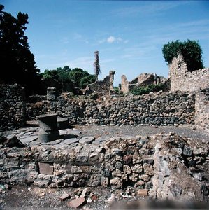 Vue de maisons en ruines - Roman