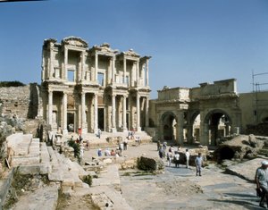 Vue de la bibliothèque de Celsus, construite en 117. (détail)