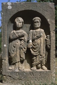 Stèle avec deux figures humaines, Haut Empire (27 av. J.-C.-395 ap. J.-C.)