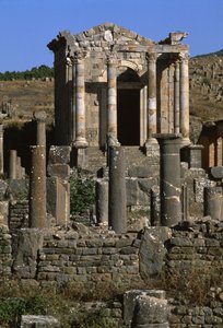 Vue du temple de la famille Septimian, Haute période impériale (27 av. J.-C.-395 apr. J.-C.)