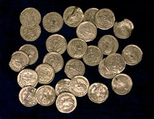 28 pièces de monnaie de la période de l
