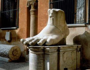 Pied gauche, du Colosse de Constantin (marbre) - Roman Roman
