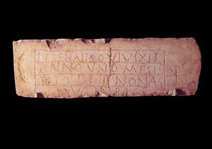 Antiquité romaine : plaque de loculus nommée Jubenalis, épitaphe d