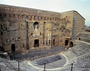 Art romain : vue du théâtre romain de la ville d