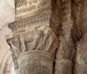 Éléphants (chapiteau sculpté de la nef)