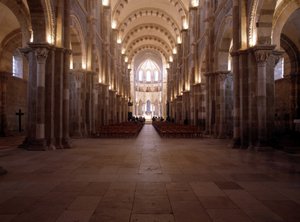 Intérieur de la Cathédrale de Vézelay : La nef - Romanesque
