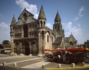 Art roman : vue de Notre Dame la Grande. 12e siècle Poitiers (Vienne) - Romanesque