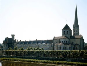 Art roman: vue de la basilique de Saint-Savin-sur-Gartempe - Romanesque