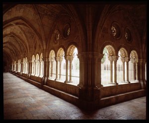 Vue du cloître de la Cathédrale Sainte Thècle à Tarragone - Romanesque