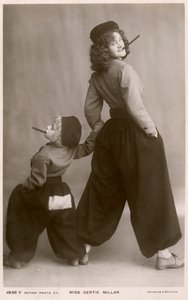 Gertie Millar, actrice et chanteuse britannique, vers 1906 - Rotary Photo
