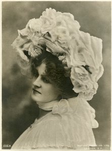 Marie Studholme, actrice britannique, vers 1900 - Rotary Photo