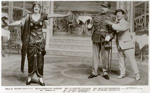 Membres de la distribution de Oh! Oh! Delphine!!!, vers 1916 - Rotary Photo