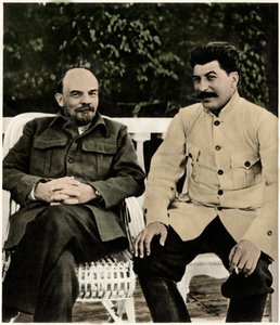 Lénine (Vladimir Ilitch Oulianov) et Joseph Staline (Joseph Vissarionovitch Djougachvili) à Gorki, août 1922 (photo)