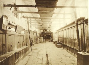 Marché aux icônes dans le Goum - Russian Photographer