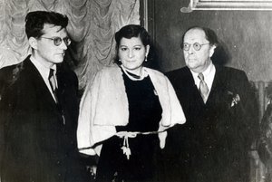 Le compositeur Dmitri Dmitriyevich Chostakovitch, la chanteuse Maria Maksakova et l