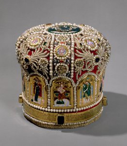 Couronne mitrale sertie de perles et de pierres précieuses, XVIIe siècle