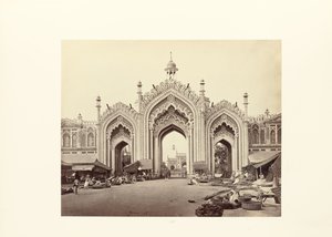 Lucknow ; la porte du bazar de Hooseinabad - Samuel Bourne
