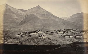 Village de Kibber, Spiti, avec Chikkim au loin - Samuel Bourne