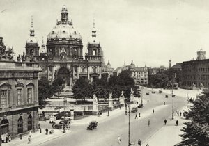 Berlin : Devant le pont du Palais