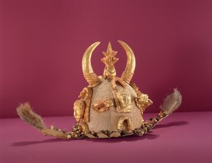 Casque Asante porté par des fonctionnaires, du Ghana